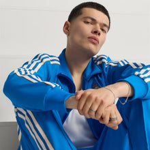 Cargar imagen en el visor de la galería, REAL MADRID TERRACE ICONS TRACK TOP