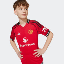 Cargar imagen en el visor de la galería, adidas Youth Manchester United 25/26 Home Jersey