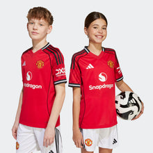 Cargar imagen en el visor de la galería, adidas Youth Manchester United 25/26 Home Jersey