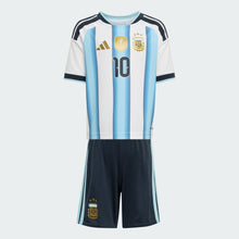 Cargar imagen en el visor de la galería, adidas Argentina Messi #10 Mini Home Jersey Kit 2026