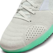 Cargar imagen en el visor de la galería, Nike Streetgato IC