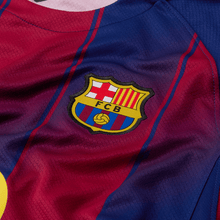 Cargar imagen en el visor de la galería, Nike Youth FC Barcelona 25/26 Stadium Home Replica Jersey