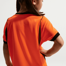 Load image into Gallery viewer, Nike Little Kids' Netherlands 2026 Home Stadium Kit