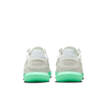 Cargar imagen en el visor de la galería, Nike Streetgato IC