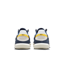 Load image into Gallery viewer, Nike Streetgato IC