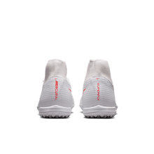 Cargar imagen en el visor de la galería, Nike Mercurial Superfly 11 Academy TF