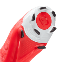 Cargar imagen en el visor de la galería, Nike W Phantom Luna FG