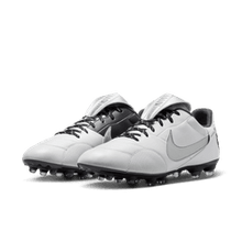 Cargar imagen en el visor de la galería, The Nike Premier 3 FG