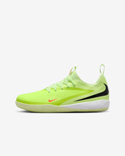 Cargar imagen en el visor de la galería, Nike Jr. Phantom 6 Low Academy IC