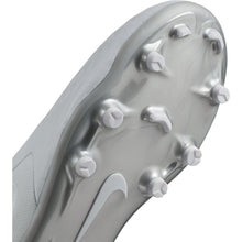 Cargar imagen en el visor de la galería, Nike Legend 8 Academy FG/MG Junior