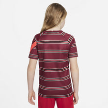 Cargar imagen en el visor de la galería, Nike Youth Liverpool FC Pre-Match Training Top