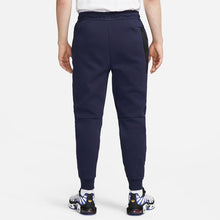 Cargar imagen en el visor de la galería, Nike Men's Paris Saint-Germain Tech Fleece Pants