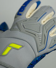 Load image into Gallery viewer, Reusch Attrakt Freegel Fusion Ortho-Tec Goaliator