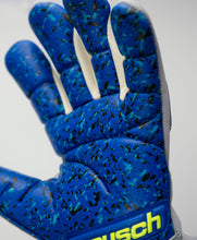 Load image into Gallery viewer, Reusch Attrakt Freegel Fusion Ortho-Tec Goaliator