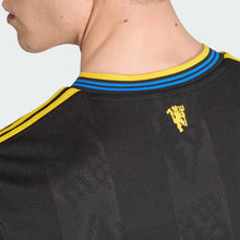 Cargar imagen en el visor de la galería, adidas Manchester United 25/26 Third Jersey
