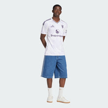 Cargar imagen en el visor de la galería, adidas Men&#39;s Manchester United 25/26 Away Jersey
