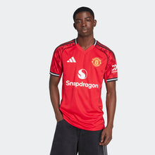 Cargar imagen en el visor de la galería, adidas Men&#39;s Manchester United 25/26 Home Jersey
