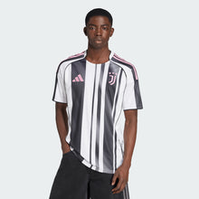 Cargar imagen en el visor de la galería, adidas Men&#39;s Juventus 25/26 Home Jersey
