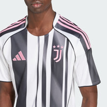 Cargar imagen en el visor de la galería, adidas Men&#39;s Juventus 25/26 Home Jersey
