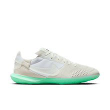 Load image into Gallery viewer, Nike Streetgato IC
