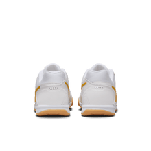 Cargar imagen en el visor de la galería, Nike Gato IC
