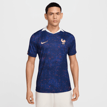 Cargar imagen en el visor de la galería, Nike Men&#39;s France 2025 (Women&#39;s) Home Jersey
