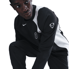 Cargar imagen en el visor de la galería, Nike Men&#39;s Chelsea FC Third Total 90 Crew-Neck Top
