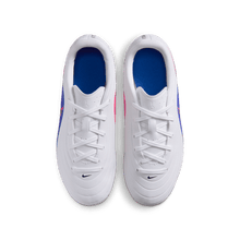 Load image into Gallery viewer, Nike Jr. Tiempo Maestro Club MG
