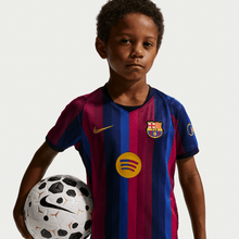 Cargar imagen en el visor de la galería, Nike Little Kid's FC Barcelona 26/27 Home Stadium Kit
