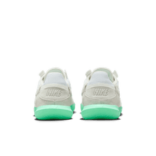 Load image into Gallery viewer, Nike Streetgato IC
