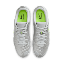 Cargar imagen en el visor de la galería, Nike Tiempo Legend 10 Academy IC
