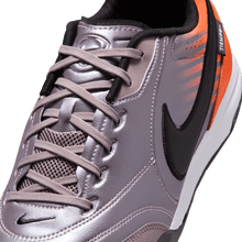 Cargar imagen en el visor de la galería, Nike Tiempo Streetgato PRM Heritage IC
