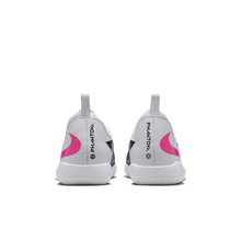 Cargar imagen en el visor de la galería, Nike Jr. Phantom 6 Low Academy IC
