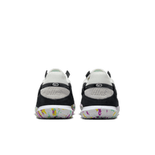 Load image into Gallery viewer, Nike Streetgato IC
