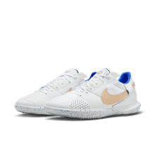 Load image into Gallery viewer, Nike Streetgato IC
