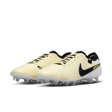 Cargar imagen en el visor de la galería, Nike Tiempo Legend 10 Elite FG
