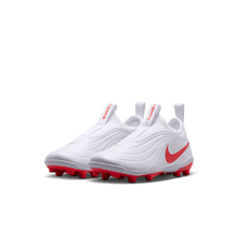Cargar imagen en el visor de la galería, Nike Jr. Tiempo Maestro Club Flex FG/MG PS
