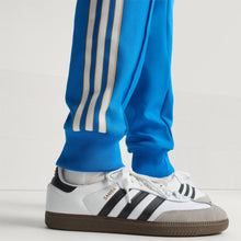 Cargar imagen en el visor de la galería, adidas Real Madrid Terrace Icons Track Pants
