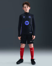 Load image into Gallery viewer, Older Kids&#39; Kobe Dri-FIT Football Pre-Match Drill
