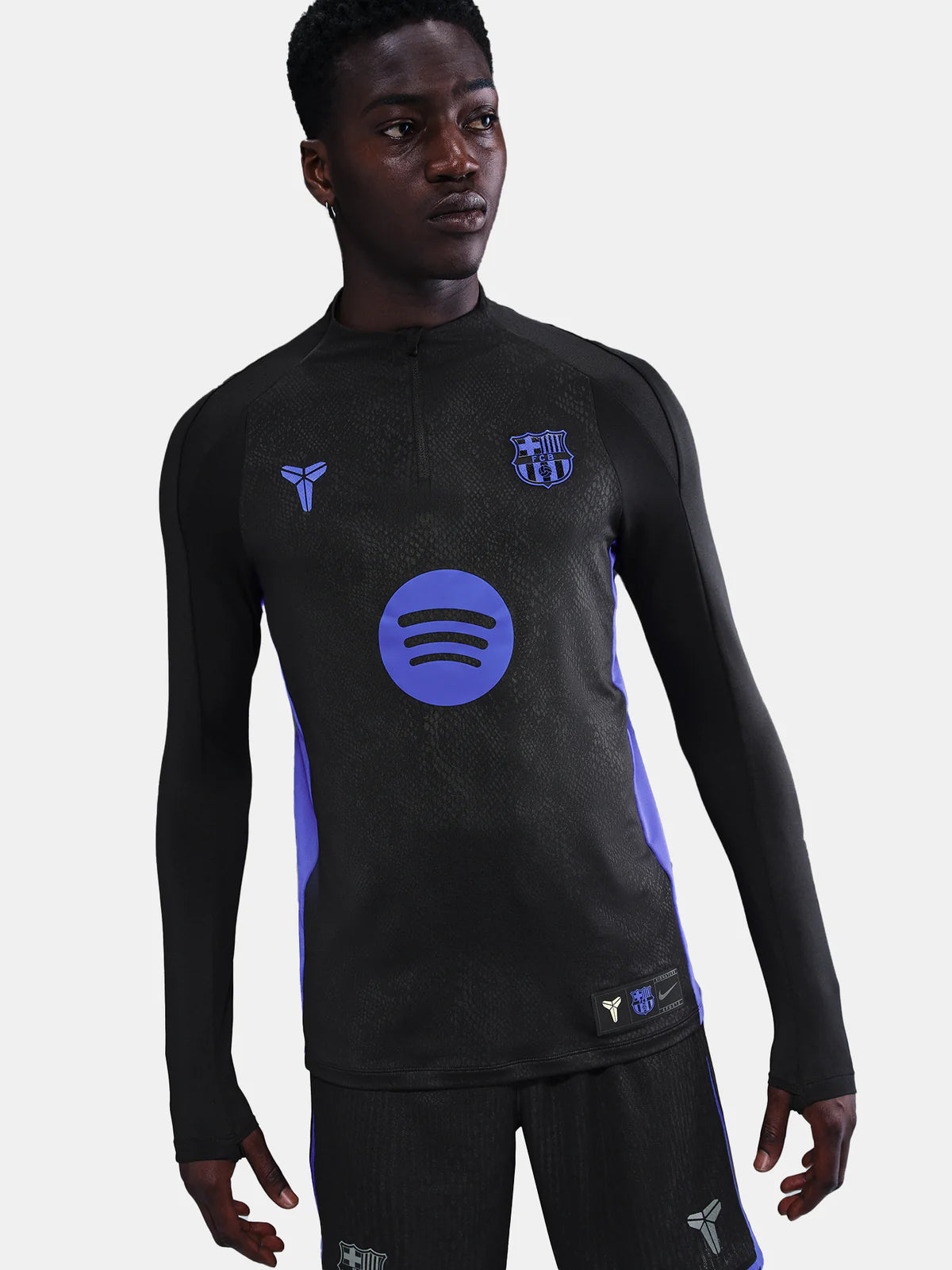 Nike Men's FC Barcelona x Kobe Bryant Pre-Match Away Sweatshirt 25 Nike Men's FC Barcelona x Kobe Bryant Pre-Match Away Sweatshirt 25