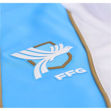 Cargar imagen en el visor de la galería, Umbro Men's 2026 Guatemala Home Jersey
