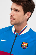 Cargar imagen en el visor de la galería, Nike Men&#39;s Barcelona 21/22 Pre-Match Jacket
