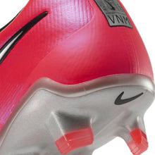 Load image into Gallery viewer, Nike Phantom Venom Elite FG
