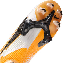 Cargar imagen en el visor de la galería, Nike Mercurial Vapor 13 Elite FG
