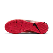Cargar imagen en el visor de la galería, Nike Mercurial Superfly 7 Academy Indoor
