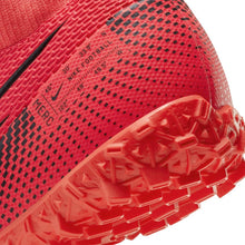 Load image into Gallery viewer, Nike Superfly 7 Academy Turf Junior
