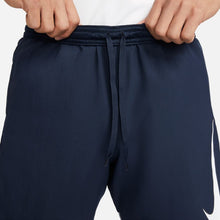 Cargar imagen en el visor de la galería, Nike Dri-FIT Academy Men&#39;s Woven Soccer Shorts
