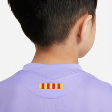 Cargar imagen en el visor de la galería, Nike FC Barcelona 21/22 Away Youth Kit
