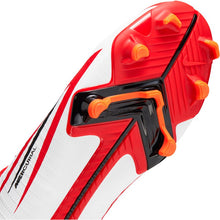 Cargar imagen en el visor de la galería, Nike Mercurial Superfly 8 Academy CR7 FG
