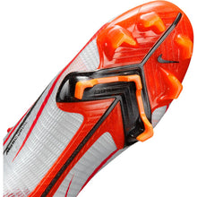 Cargar imagen en el visor de la galería, Nike Mercurial Superfly 8 Elite CR7 FG
